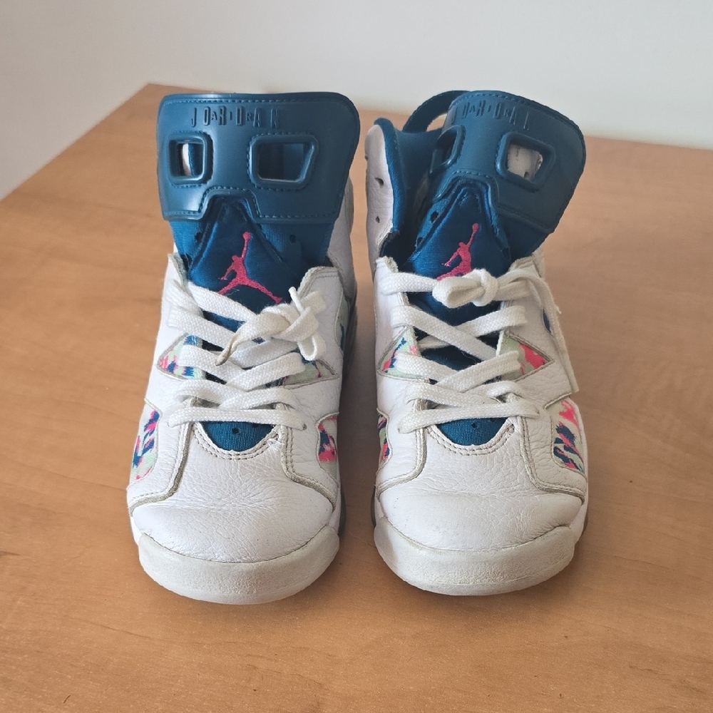 Nike Kids White and Blue Sneakers
